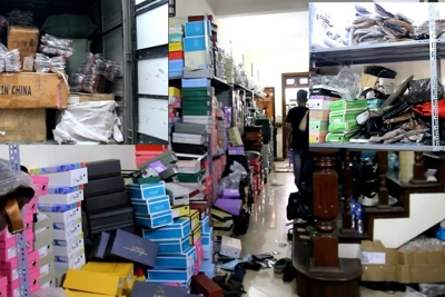 Hà Nội: Tạm giữ hơn 6000 sản phẩm giày, túi xách... không rõ nguồn gốc