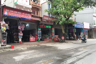 Huyện Mê Linh: Nhiều cửa hàng vẫn mở cửa trong ngày đầu cách ly toàn xã hội