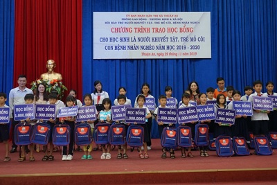 Tân Hiệp Phát trao tặng học bổng cho học sinh khuyết tật, trẻ mồ côi, con bệnh nhân nghèo tại Bình Dương