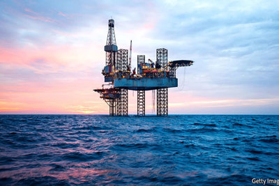 Giá dầu tăng 1% nhờ nỗ lực giảm sản lượng của OPEC