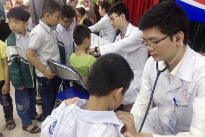 Khám bệnh tim mạch cho hàng nghìn học sinh huyện Gia Lâm