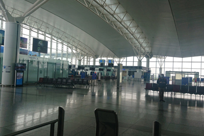 [Ảnh] Không chở khách về, sân bay Nội Bài vắng lặng
