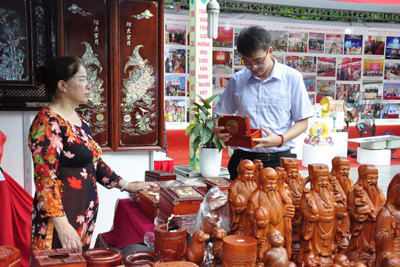 Đưa hàng Việt “bám rễ” tại các khu dân cư