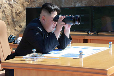 Ông Kim Jong Un chỉ đạo vụ phóng thử hệ thống rocket mới
