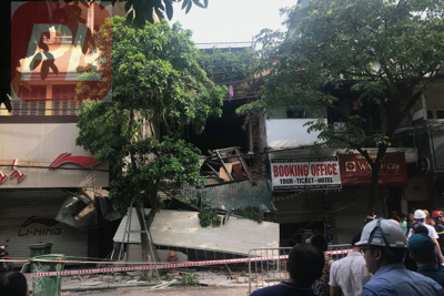 Hà Nội: Sập nhà số 56 phố Hàng Bông