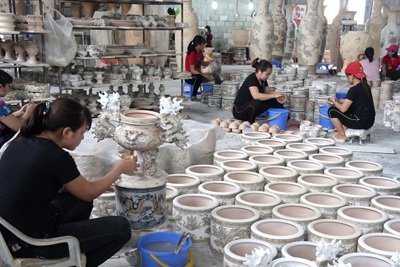 Độc đáo làng nghề gốm sứ Bát Tràng