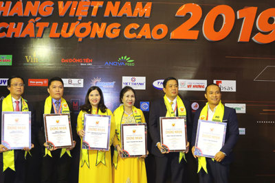 Dược phẩm Tâm Bình vinh dự nhận thưởng Hàng Việt Nam chất lượng cao 2019
