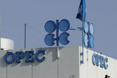 OPEC và Nga sẽ làm gì để giữ giá dầu không “sụp đổ”?