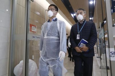 Dịch Covid-19: Chủ tịch Tập hoãn thăm Nhật, Hàn Quốc có thêm 438 người nhiễm virus SARS-CoV-2