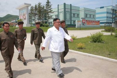 Ông Kim Jong-un bất ngờ phê phán quan chức trong chuyến thị sát nhà máy