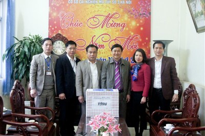 Huyện Gia Lâm tặng quà Tết các Trung tâm hoạt động xã hội