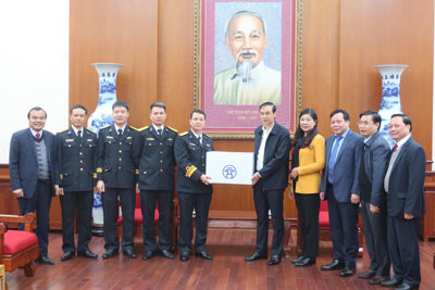 Lãnh đạo TP Hà Nội tiếp Lữ đoàn Tàu ngầm 189