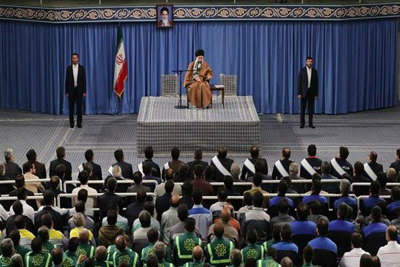 Iran tuyên bố Mỹ không thể chặn được xuất khẩu dầu của Tehran