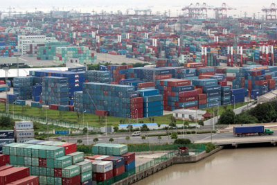 Bất chấp rào cản thuế quan, thặng dư thương mại của Trung Quốc với Mỹ đạt kỷ lục