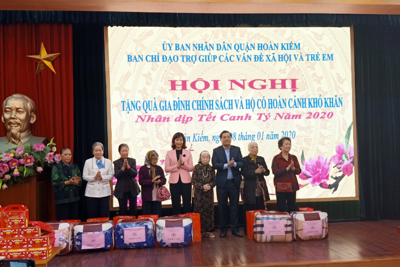Quận Hoàn Kiếm: Gần 23 tỷ đồng quà tặng cho các hộ gia đình Tết Canh Tý 2020
