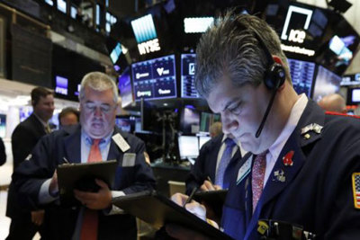 Dow Jones lao dốc mạnh nhất trong 3 năm vì tin đàm phán thương mại Mỹ - Trung đình trệ