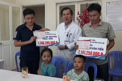 Trao gần 4 tỷ đồng ủng hộ 2 nạn nhân vụ TNGT thảm khốc tại Quảng Nam