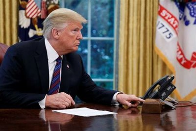 Ông Trump vẫn kiên trì “canh điện thoại” chờ cuộc gọi từ Iran