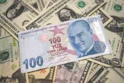 Đồng USD chạm đỉnh hơn 1 năm, lira Thổ Nhĩ Kỳ sụt giá không phanh vì căng thẳng với Mỹ