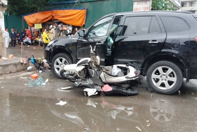 Hà Nội: 1 phụ nữ đã tử vong trong vụ tai nạn liên hoàn trên phố Phương Mai