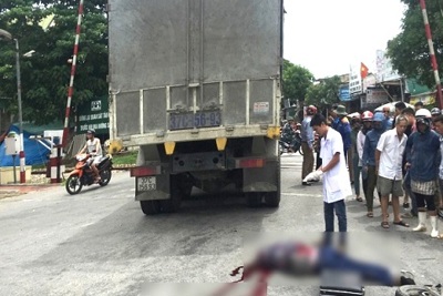 Nghệ An: Va chạm với xe tải, người điều khiển xe máy tử vong tại chỗ