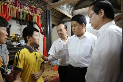 Chủ tịch UBND TP Hà Nội thăm hỏi gia đình nữ công nhân tử vong trong vụ "xe điên"
