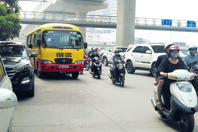 Xe buýt “nhái” đại náo trục đường phía Tây Hà Nội: Xử phạt nghiêm để tạo sức răn đe