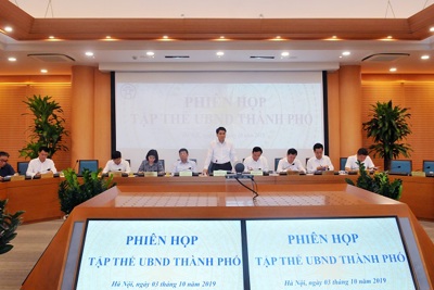 Tập thể UBND TP Hà Nội xem xét ban hành Quy định về bảo vệ môi trường làng nghề