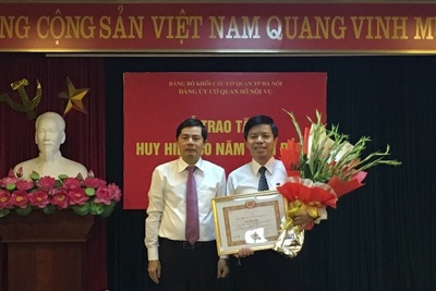 Về lớp đảng viên ngày ấy