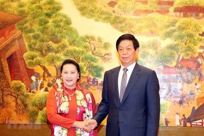Chủ tịch Quốc hội Việt Nam hội đàm với Chủ tịch Nhân đại Trung Quốc