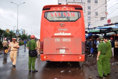 Tin mới nhất vụ xe khách gây tai nạn nghiêm trọng ở Gia Lai