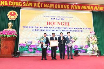 Ban Dân tộc TP Hà Nội đón nhận Bằng khen của Thủ tướng Chính phủ