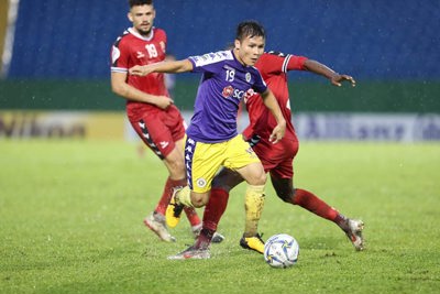 Văn Quyết lập công, Hà Nội FC đánh bại Becamex Bình Dương ở chung kết lượt đi AFC Cup