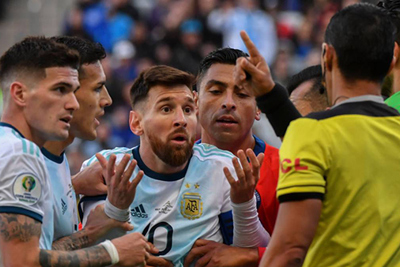 Messi đối mặt án cấm 2 năm tại Copa America