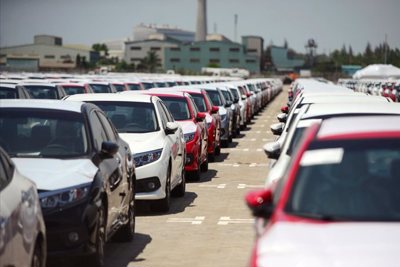 Nửa tháng đầu năm, hơn 6.300 ô tô nhập khẩu vào Việt Nam
