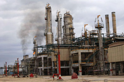 OPEC cân nhắc nâng sản lượng khai thác đẩy giá dầu giảm trong tuần qua