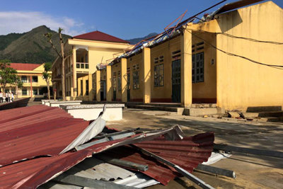Mưa đá, dông lốc khiến 5 người bị thương, hàng ngàn ngôi nhà bị hư hại