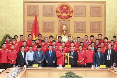 Thủ tướng gặp mặt và tuyên dương Đội tuyển Bóng đá nam Việt Nam