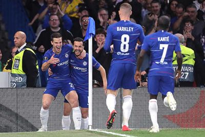 Chelsea vất vả giành tấm vé vào bán kết Europa League