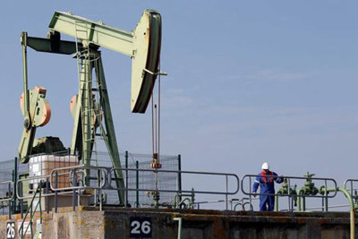 Giá dầu phục hồi ấn tượng nhờ Phố Wall leo dốc mạnh và OPEC