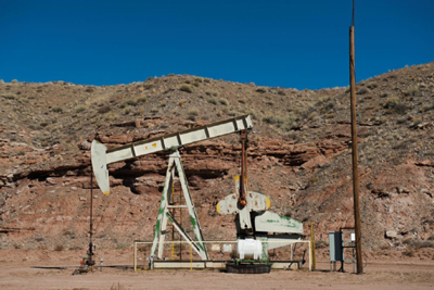 Giá dầu thế giới leo dốc bất chấp dự trữ của Mỹ cao hơn kỳ vọng