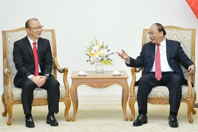 HLV Park Hang Seo gặp mặt Thủ tướng ngay sau khi có mặt tại Việt Nam