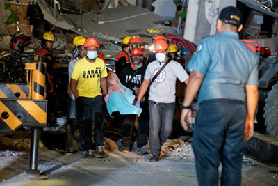 Philippines: Chạy đua cứu người sau động đất mạnh nhất nhiều năm