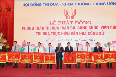 Thủ tướng Nguyễn Xuân Phúc: Xóa bỏ văn hóa “Sáng cắp ô đi, chiều cắp về”