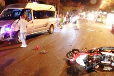 Xe máy gây tai nạn liên hoàn khiến 2 người thương vong