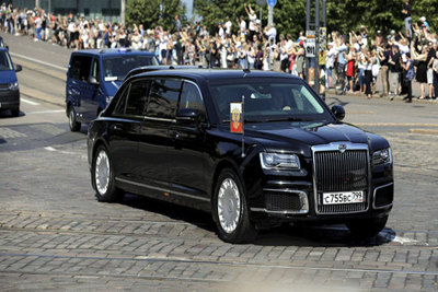 Cận cảnh siêu xe limousine Kortezh hộ tống Tổng thống Putin tại Phần Lan