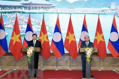 Hai Thủ tướng Việt Nam-Lào họp báo sau Kỳ họp 42 Ủy ban liên Chính phủ