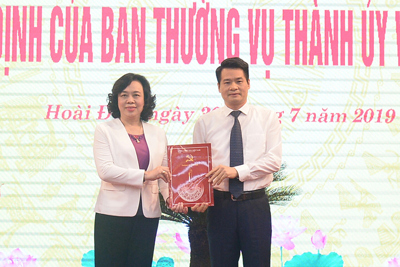 Đồng chí Nguyễn Quang Đức giữ chức vụ Bí thư Huyện ủy Hoài Đức