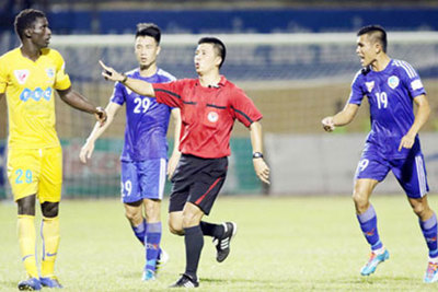 Theo dòng thể thao: Bài toán khó ở V.League