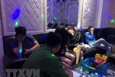 Kiểm tra đột xuất quán karaoke, phát hiện nhiều người sử dụng ma túy